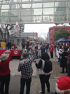 Manifestantes fazem ato a favor da vacina e contra Bolsonaro em Mogi