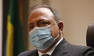 Vacinação contra Covid-19 começa ainda hoje nos estados, diz Pazuello