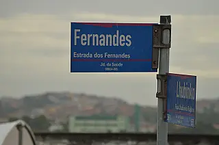 Estrada dos Fernandes recebe manutenção e terá reparos em toda extensão do asfalto