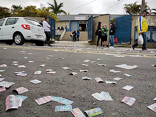 Suzanenses enfrentam fila para votar na parte da manhã
