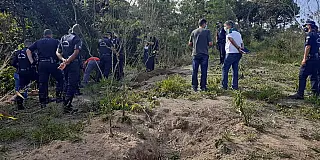 Setor de Homicídios investiga caso de sete corpos encontrados em área de mata em Mogi