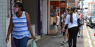Comerciantes registram baixo movimento nas lojas