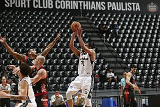 Mogi Basquete vence Caxias e assume momentaneamente a sétima colocação no NBB