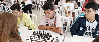 Equipe sub-16 da Associação de Xadrez Suzano vence campeonato interclubes