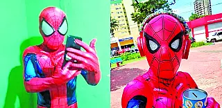 Na pandemia, ‘Homem-Aranha de Suzano’ trabalha com chamadas de vídeo para crianças