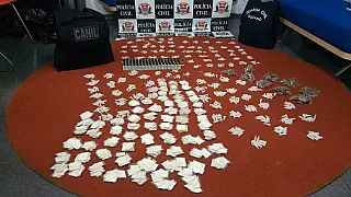 Polícia Civil e Canil da GCM de Suzano apreendem 2.119 porções de drogas; casal é preso