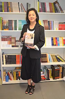 Jornalista lança livro‘Amor entre Guerras’ hoje em Mogi