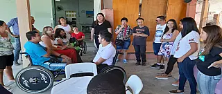 Intercambistas participam de ação social inclusiva no Tradef