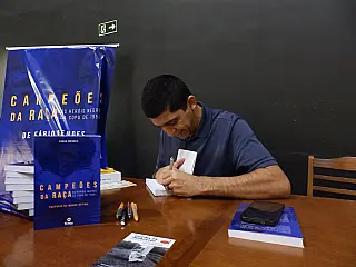 Ex-jornalista do DS relança livro sobre racismo na Copa de 1958