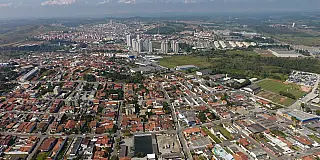 Corpo é encontrado em apartamento no Distrito de César de Souza em Mogi