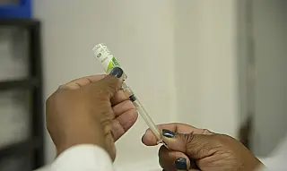 Covid-19: média de mortes diárias no País fica abaixo de 200