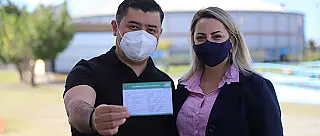 Ashiuchi é vacinado; Suzano imuniza 45,39% do público adulto