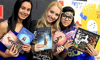Escritora Carolina Munhóz fala sobre literatura para jovens no Centro Cultural Colorado