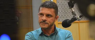 Coach lança livro 'O Bom Amor Acontece em Silêncio' em 2019
