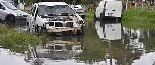Rio Tietê transborda e deixa em alerta população do Miguel Badra