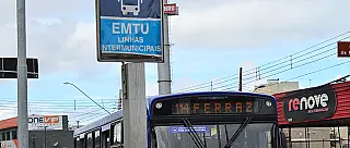 Passageiros criticam tempo de espera em linhas da EMTU