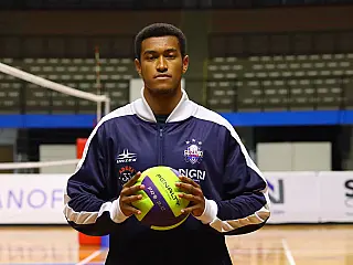 Guilherme Sabino é apresentado ao Suzano Vôlei