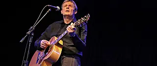 Show com cantor belga Stan Pollet reúne grande público em Mogi