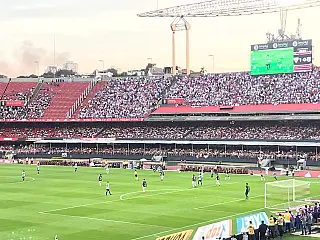 Com gol de Daniel Alves, São Paulo vence o Ceará no Morumbi