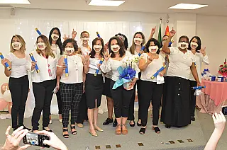 Curso de libras forma 13 profissionais do Hospital Regional de Ferraz