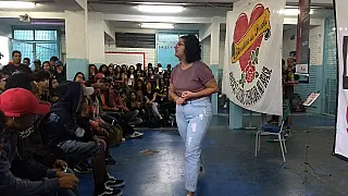Música, dança e poesia se fundem no Sarau LiteraturaNossa nesta sexta à Escola Maria Elisa
