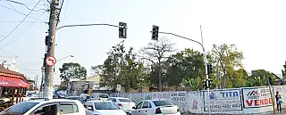 Nova sinalização é instalada na Avenida Brasília