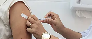 Após campanha, vacinação contra o sarampo continua nos postos