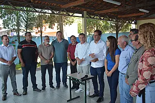 Gian Lopes assina ordem de serviço para reforma da escola Edison Alves de Oliveira