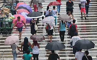 Defesa Civil renova alerta para chuvas fortes entre segunda-feira (21) e quarta-feira (23)