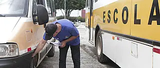 Veículos de transporte escolar começam a passar por vistoria