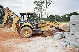 Fiscalização identifica parcelamento irregular do solo em área já embargada e desfaz loteamento