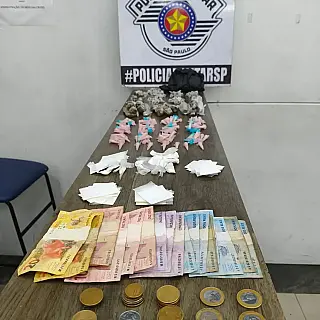 Adolescente é apreendido em Mogi com 297 porções de drogas e dinheiro em espécie