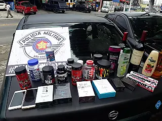 Homens são presos no Miguel Badra por furtar garrafas de vinho e suplementos alimentares