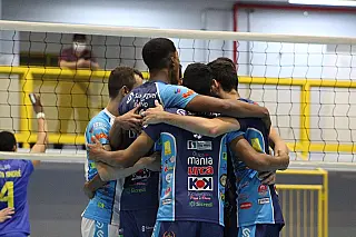 Vôlei Suzano recebe o Santo André em partida decisiva que vale vaga na final