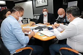 Parceria é firmada para atividades esportivas com oferta de 1,2 mil vagas