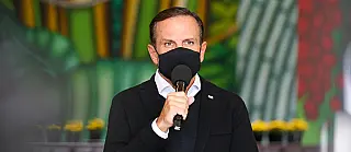 Governador anuncia antecipação de 15 dias para vacinação geral contra a Covid-19