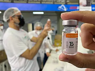 Estado imuniza 10 milhões de pessoas com a primeira dose da vacina contra Covid-19