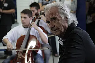 João Carlos Martins vem a Suzano no sábado para participar de projeto de musicalização