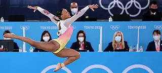 Tóquio: após ouro e prata, Rebeca Andrade fica em 5º lugar no solo