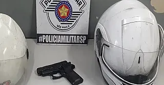 PM prende suspeito e recupera moto roubada no Miguel Badra