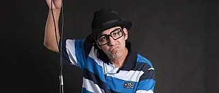 Humorista Marcio Pial retorna a Mogi, nesta sexta-feira, com o stand up '4.0'
