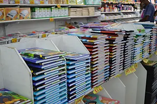 Papelarias calculam queda de 60% na venda de material escolar