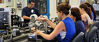 Poá e Suzano lideram ranking de geração de emprego em maio