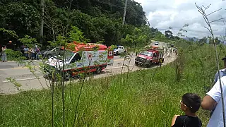 Acidente envolvendo moto e carro deixa duas pessoas feridas em Palmeiras