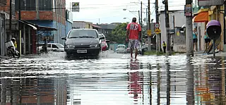 Defesa Civil monitora áreas de risco após forte chuva de terça-feira