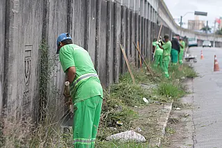 Avenida Jorge Bei Maluf recebe serviços de zeladoria