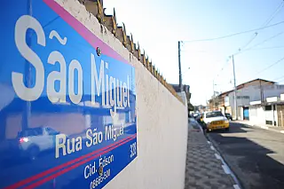 Secretaria de Transportes inicia instalação de novas placas de ruas na Cidade Edson