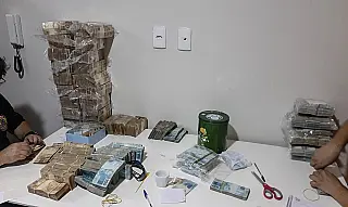 Polícia Federal cumpre quatro mandados em Ferraz contra grupo criminoso