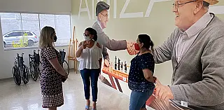 Larissa Ashiuchi se reúne com coordenação do Centro Dia do Idoso