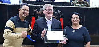 Secretário Samuel Oliveira recebe Título de Cidadão